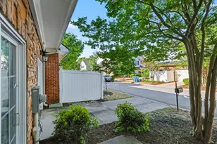 2818 Village Trce, Atlanta, GA 30344 - Photo 33