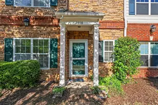 2818 Village Trce, Atlanta, GA 30344 - Photo 11