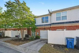 2818 Village Trce, Atlanta, GA 30344 - Photo 35