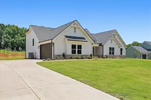 131 Maney Dr, Statham, GA 30666 - Photo 3
