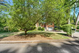 3848 Carlton Dr, Atlanta, GA 30341 - Photo 41