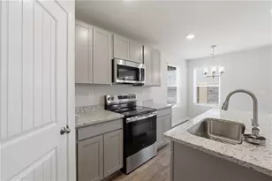 210 Norchester Ave, Hogansville, GA 30230 - Photo 9