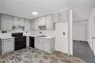 6364 Maddox Rd, Morrow, GA 30260 - Photo 15
