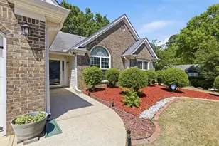 2818 Hillvale Cove Way, Lithonia, GA 30058 - Photo 3