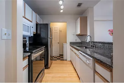 1074 Peachtree Walk NE #B418, Atlanta, GA 30309 - Photo 3