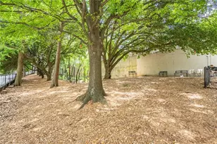 1074 Peachtree Walk NE, Atlanta, GA 30309 - Photo 35