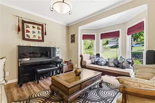 2436 Fontainebleau Dr, Dunwoody, GA 30360 - Photo 9