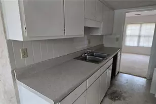 723 Cedar Pointe Ct SW, Marietta, GA 30008 - Photo 11