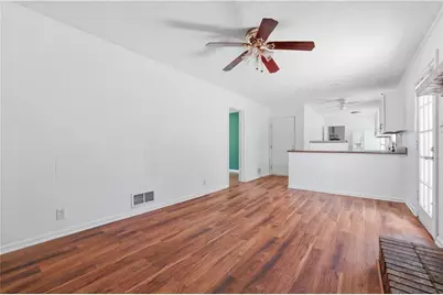 886 Oakhill Court, Stone Mountain, GA 30087 - Photo 5
