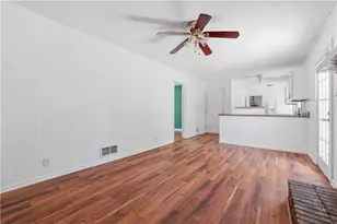 886 Oakhill Ct, Stone Mountain, GA 30087 - Photo 5