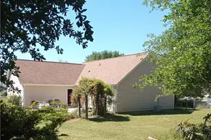 1109 Larkspur Dr, Locust Grove, GA 30248 - Photo 3