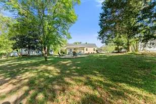 1317 NW North Enota Ave NW, Gainesville, GA 30501 - Photo 5