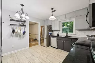 562 Rimrock Trail, Stone Mountain, GA 30083 - Photo 7