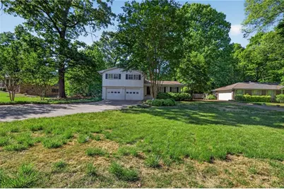 4818 Tilly Mill Road, Dunwoody, GA 30360 - Photo 5