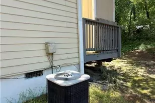 4061 Bayside Cir, Atlanta, GA 30340 - Photo 3