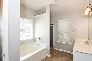 4049 Hill Station Ct, Sugar Hill, GA 30518 - Photo 9