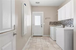 460 Persimmon Dr, Sharpsburg, GA 30277 - Photo 25