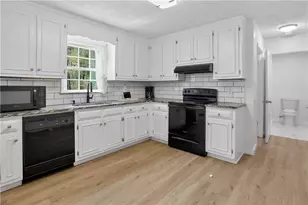 2115 Huntington Dr, Loganville, GA 30052 - Photo 3