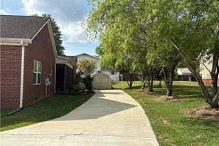 805 Thomas Ave, Chickamauga, GA 30707 - Photo 9
