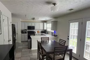 863 Hawthorn Ln, Grayson, GA 30017 - Photo 3