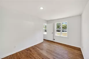 3931 Adamsville Dr SW, Atlanta, GA 30331 - Photo 15