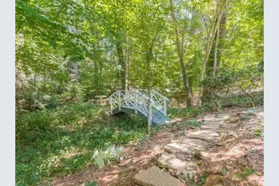 9385 Knollcrest Boulevard, Johns Creek, GA 30022 - Photo 5