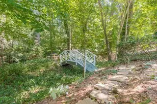 9385 Knollcrest Blvd, Johns Creek, GA 30022 - Photo 5