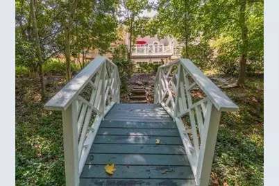 9385 Knollcrest Boulevard, Johns Creek, GA 30022 - Photo 7