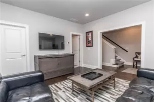 130 Clover Ct, Roswell, GA 30075 - Photo 13