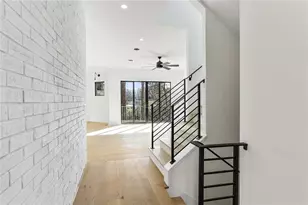 2985 Lookout Pl NE, Atlanta, GA 30305 - Photo 5