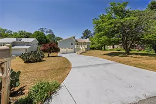 999 Malibu Dr, Marietta, GA 30066 - Photo 3