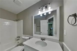 1021 Orchard Mill Ln, Lawrenceville, GA 30043 - Photo 17