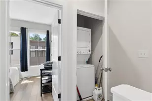 913 Brees Ct, Atlanta, GA 30318 - Photo 27
