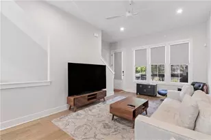 913 Brees Ct, Atlanta, GA 30318 - Photo 7
