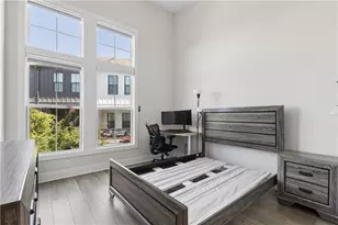 913 Brees Ct, Atlanta, GA 30318 - Photo 15