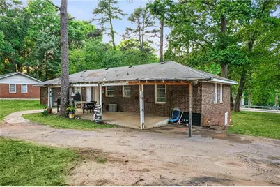 4006 Burns Road SW, Lilburn, GA 30047 - Photo 23