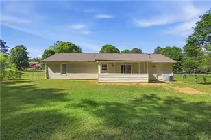 3233 Lancer Dr, Powder Springs, GA 30127 - Photo 5