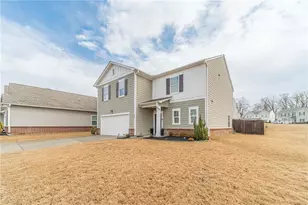 222 Knightsbridge Ln, Winder, GA 30680 - Photo 3