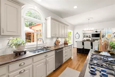 2407 Edgemere Court, Marietta, GA 30062 - Photo 15