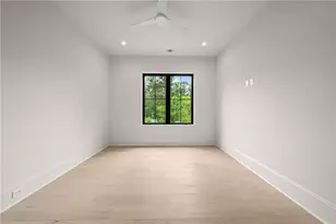 4845 Lansbury Dr, Atlanta, GA 30342 - Photo 45