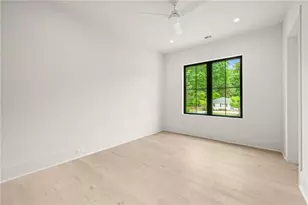 4845 Lansbury Dr, Atlanta, GA 30342 - Photo 41