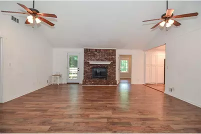 1117 Mandalay Court SW, Lilburn, GA 30047 - Photo 9