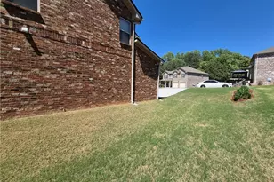 2269 Reddy Farm Ln, Grayson, GA 30017 - Photo 5