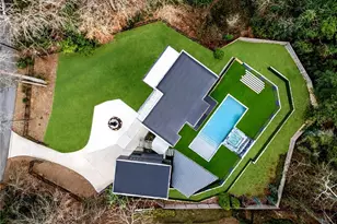 345 Pinecrest Rd NE, Atlanta, GA 30342 - Photo 9