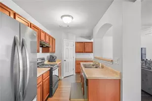 332 Oaktown Ct, Lawrenceville, GA 30044 - Photo 3
