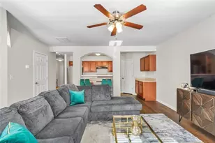 332 Oaktown Ct, Lawrenceville, GA 30044 - Photo 5