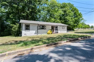 100 Pine Cir, Jonesboro, GA 30236 - Photo 3
