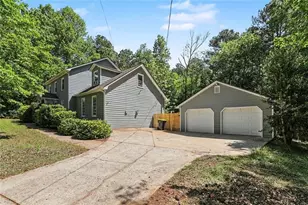 215 Hampton Woods Dr, Fayetteville, GA 30215 - Photo 3