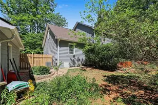 215 Hampton Woods Dr, Fayetteville, GA 30215 - Photo 5