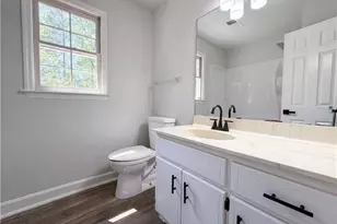 1033 Chestnut Hill Cir SW, Marietta, GA 30064 - Photo 11